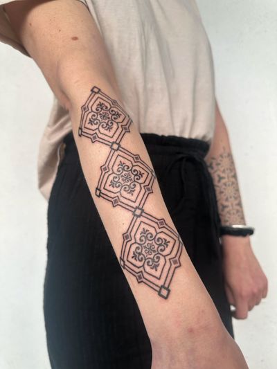 Geometric pattern Minimal tattoo