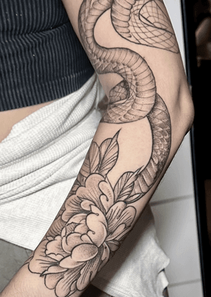 Floral tattoo style