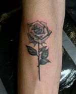 Another rose in the book 📖 merci a @manu.falardeau pour la confíance Dm for September and October open M# #rosetattoo #rose #tattoo #blackngreytattoo
