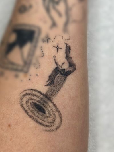 Microrealism piece for a little collection of galaxy theme in this forearm 