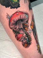 M-an I- 👁️ L-ove F-all Mushrooms and snails! Last photo is a healed tattoo. Booking info is on my page!