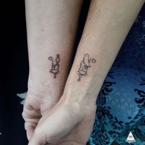Tattoo de irmãs Contatos: 55 11 9.9377-6985 E-mail: ericskavinsk@gmail.com Tattoodo: Eric Skavinsk Instagram: @Skavinsk . . #ericskavinsk #irmãs #sisterstattoo #fineline #tracofino #sistersink #delicatetattoo #tattoodelicada #familia #inked #brasil #tatuagem