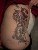 This one was a mission and a half! Thanks so much @heid.04 for sitting all the way through each session and coming to me with a super cool concept 💕 Filigree works as a filler, frame and stand alone piece- drop us a dm to start yours! Made @sacred_corium_tattoo 🏡 And a reminder I’ll be back in Brighton this weekend @smbtattoo and planning to do more spots 🏖️ #filigreetattoo #tattooideas #finelinetattoo #blackandgreytattoo #thightattoo #ribtattoo #floraltattoo #leicestertattoo