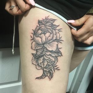 Some Awesome Black Work By Peter Doty (dotyart) #linework #Japanese #flowers #nature #ink #girlswithtattoos #blackwork #shading 