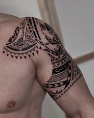 • Tahitian family story •@_ohana_atelier_ .Kids, wife, special events. Over 3 years my client worked on it himself. And finally I was allowed to bring this awesome story under his skin.Thank you so much!.#tattoo #polinesiantattoo #maoritattoo #tahitiantattoo #familytattoo #inked #tattooideas #tattooart
