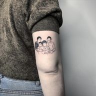 #ink #dovenadam #dovenadamtattoo #dovenadamart #blackwork #blacktattoo #blackandgrey #blackandgreytattoo #tattooideas #tattooart #tattoomag #tattoodesign #tattoomodel #tatt #tatts #blackandwhite #blackandwhitetattoo #traditionaltattoo #traditional #tattoolife #dövme #family #familia #familytattoo #outlinetattoo #outlineportrait
