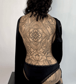 Bold ornamental full back piece 
