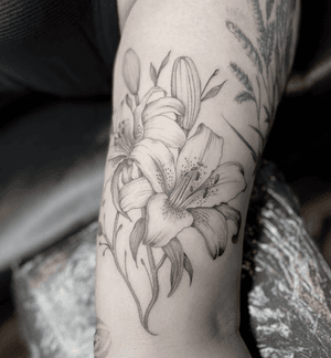 Floral tattoo style