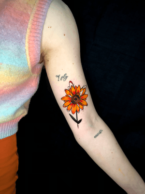 Who doesn’t like flowers?!?! #sandrosecchin #floraltattoo #watercolourtattoo