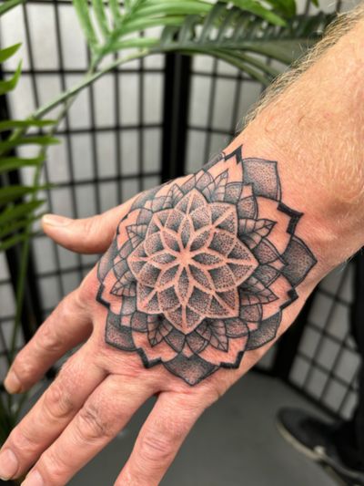 #geometric #handtattoo 