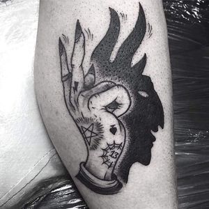 Wicked piece by cesar666pimenta 😎
#neotrad #neotradsub #neotraditional #neotraditionaltattoo #inkedmag #tattooistartmag #TAOT #radtattoos #the_inkmasters #inksav #tattoodo #hustlebutterdeluxe #killerink #artoftattooing #inkjunkeys #skinart #tattoome #tattoo #tattoos #tattoouk #tattoosuk #uktta #brightandbold #classictattoo #londontattoo #globaltattoomag #darkartists #blackworkerssubmission #TTTism #radtattoos