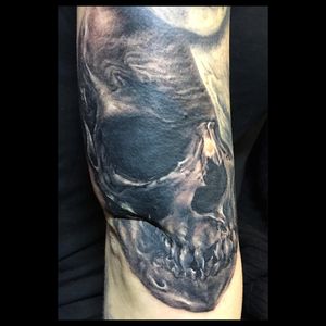 #skull #blackandgrey #Elbow #dark #benjaminmoss