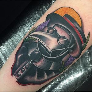 Plague doctor By myles_veartattoo 
#plaguedoctor #traditionaltattoo