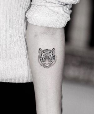 Tattoo by Aureo Roma Tattoo & Gallery