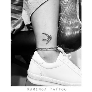 Sparrow Instagram: @karincatattoo #sparrow #bird #minimalist #tattoo #tattoos #tattoodesign #tattooartist #tattooer #tattoostudio #tattoolove #tattooart #istanbul #turkey #dövme #dövmeci #design #girl #woman #tattedup #inked #ink #tattooed #small #minimal #little #tiny 