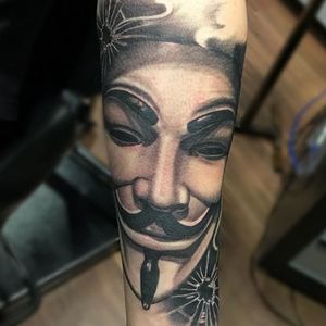 v for vendetta by Lewis again. Brilliant tattoo!