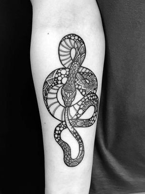 snake with mandala design *-* . . . . #snake #snaketattoo #mandala #mandalatattoo #mandalatattooart #mandalatattoos #creativetattoo #awesometattoogallery #blackink #blackwork #dotwork #dotworktattoo #perfection #wantit 