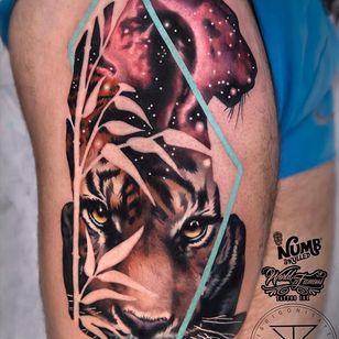 Tattoo by Chris Rigoni #ChrisRigoni #realism #realistic #hyperrealism #black gray #color #abstract #shapes #mashup # tigre #leaves #galaxy #solar system #stars #planets #naturaleza #animales
