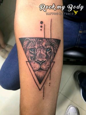 #liontattoo #leontattoo #tattooed #tattooartist #inkedup #ink #inked #realismtattoo 