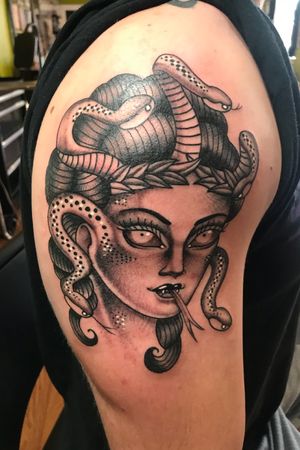 #blackandgreytattoo #medusa #medusatattoo #blacklabeltattoo 