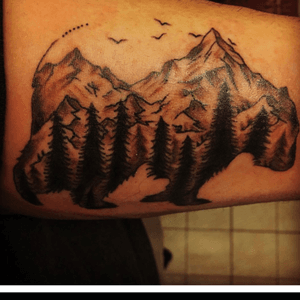 Sometimes the smallest things take up the most room in your heart. #AK #WTP #mountains #alaska #tattoo #patina #ilovesarah #sopretty #bears #grizzly