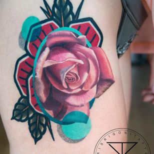 Tatuaje de Chris Rigoni #ChrisRigoni #realism #realistic #hyperrealism #black gray #color #abstract #shapes #mashup #rose #flower #flowers #traditional #dotwork