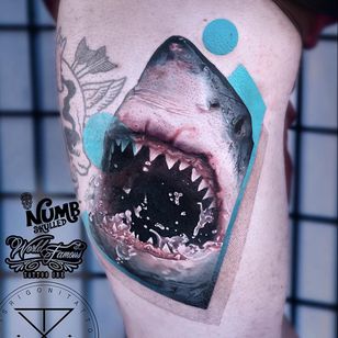 Tattoo by Chris Rigoni #ChrisRigoni #realism #realistic #hyperrealism #black gray #color #abstract #shapes #mashup #Jaws #shark #white shark #animals #naturaleza #sealife
