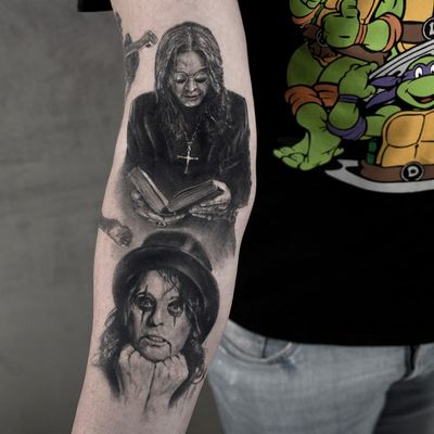 Ozzy and Alice. Tattoos by Niki Norberg #NikiNorberg #niki23gtr #metaltattoos #realism #realistic #hyperrealism #portrait #ozzyosbourne #AliceCooper #cross #tophat #metal #rockandroll #corpsepaint #musicians #musictattoo
