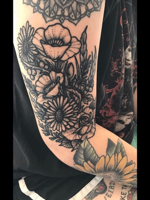 Addition to a Flower sleeve by Chazz @ Fat Ink in Wiregrass