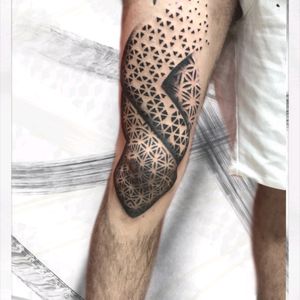 INSTAGRAM The_Sym_Tattoo #dotwork #dotworktattoo #geometric #geometrictattoo #pattern #patterntattoo #tattoodo #tattooitalia #thesymtattoo