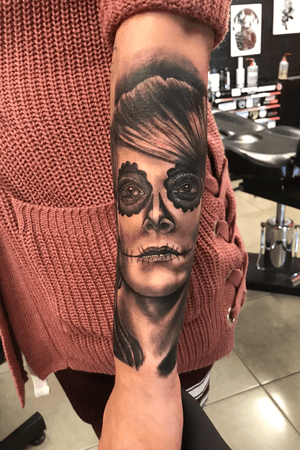 Done by Jonny Rocket at The Plug, follow us on IG at @plugtattoo or visit our website at www.theplugtattoo.com. We also do Piercings, Tooth Gems, and Gold Teeth! #coverup #blackandgrey #surrealism 