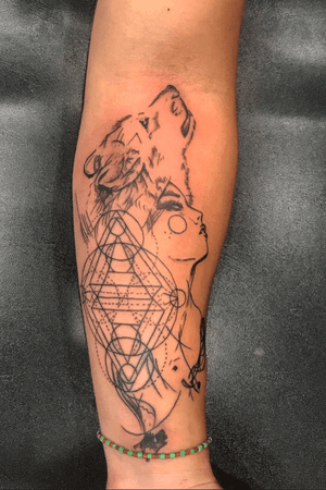 A little geomometric/sketch combo on my client last night. He wanted the wolf/girl design so with some switches this piece came out. #geometric #sketch #tattooartist 