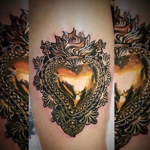 Golden heart. Tattoo by Jeliza Rose #JelizaRose #sacredhearttattoo #gold #metal #reflection #fire #angel #wings #filigree #pattern