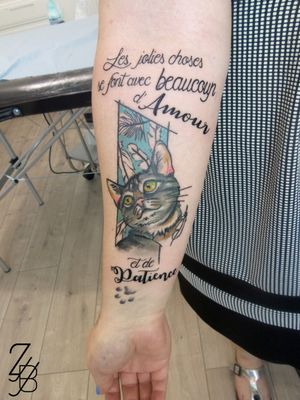 Une jolie typo autour d'un tatouage que j'avais fait à la convention de Colmar ! 😻#cat #cattattoo #catlovers #amour #patience #love #lovetattoo #typo #typotattoo #tattootypography #neotrad #neotraditionaltattoo #neotradtattoo #neotradstyle #zeldablackjeanjacques #zeldabjj #colmartattoo #frenchtattoo #tattoo #tatouage #tattooartist #tattooart #tattoolover #ink #inked
