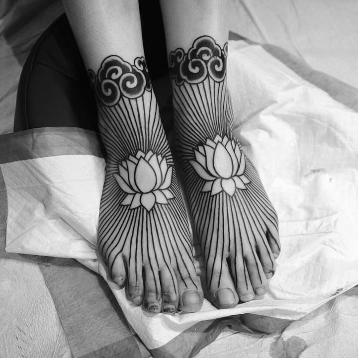 japaneseflowerbomblegtattoo by Greg Wald TattooNOW