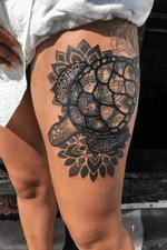 Blackwerk stippling mandala turtle thigh tattoo