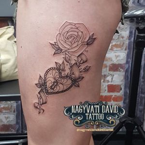Heartlock Tattoo with flower 
