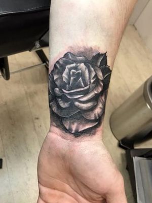 #rose #inked #tattooart 