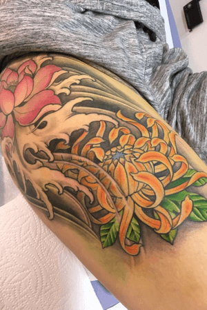 #tattooart #tattooleg #flowers #lotustattoo #lotus #colourtattoo #colour #inkvaders #inked #japanesetattoo #japanesetattoo #JapaneseArt 
