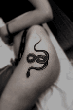 A little danger noodle on Aida. Done in Copenhagen. #tattoos #blackwork #snaketattoo #tattoodo #tattoooftheday #garethdoye #art #tattoo #tattooedwoman #thightattoo