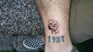 Tattoo myself #funnytattoos #clover #trefle My first tattoo 1987. The years of my birth. Its ugly but it's m'y first tattoo 😁😂 