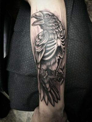 Fun piece I drew up and did!-#tattoo #raventattoo #raven #ribcage #bones #bird #birdtatto #neotraditional #greywash black and grey #aviantattoo #birds #tattooartists 