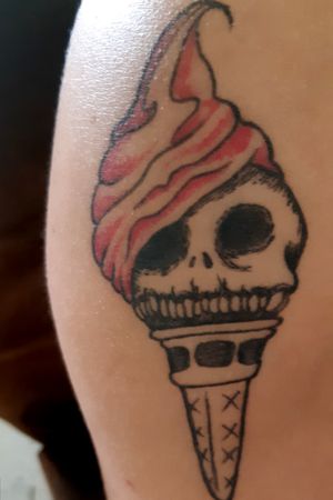 Iceskull#skulltattoo#skull#icecreamcone#scary#cute#pink#icecreamPoulby at Sybilles Shop in Bordeaux (France)