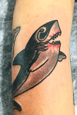 •Shark• #tattoo #tat2 #traditional #trad #tradicional #brasil #brazil #br #sp #saopaulo #itupeva #jundiai #indaiatuba #classictattoos #oldschool 
