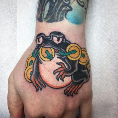 Coin frog tattoo by Matt Wisdom #MattWisdom #frogtattoos #color #irezumi #Japanese #frog #amphibien #animal #nature #coin #gold #money
