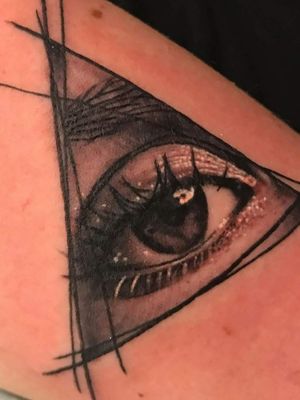 Illuminati eye