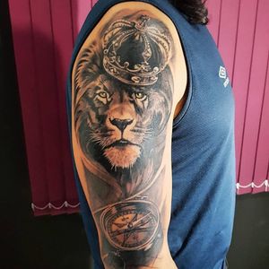#leaotattoo #leao #liontattoo #tattoo #tatuagem #arte #art #realism #blackandgrey #electricink #brasil #follow #worldfamous #like #inked #king #arm 