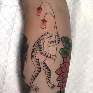 Bb SnP froggy friend. Tattoo by Jenna Bouma aka Slower Black #JennaBouma #SlowerBlack #frogtattoos #nonelectrictattooing #stickandpoke #handpoke #frog #amphibien #flowers #floral #nature