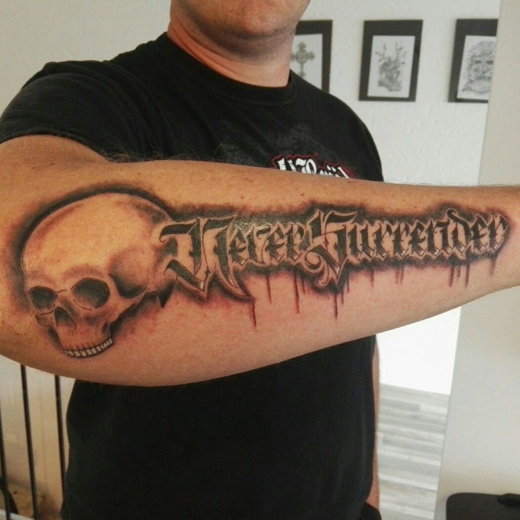 Tattoo design Never surrender