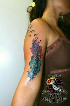 Tattoo pena Aquarelável #Arttattoocebolao #tattoopena 